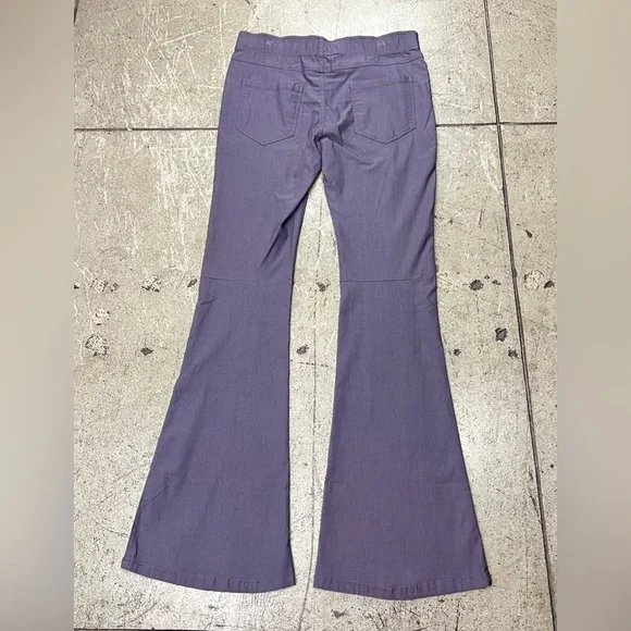 💚 3271. Flared Stretchy Distressed Pants - Picture 2 of 6